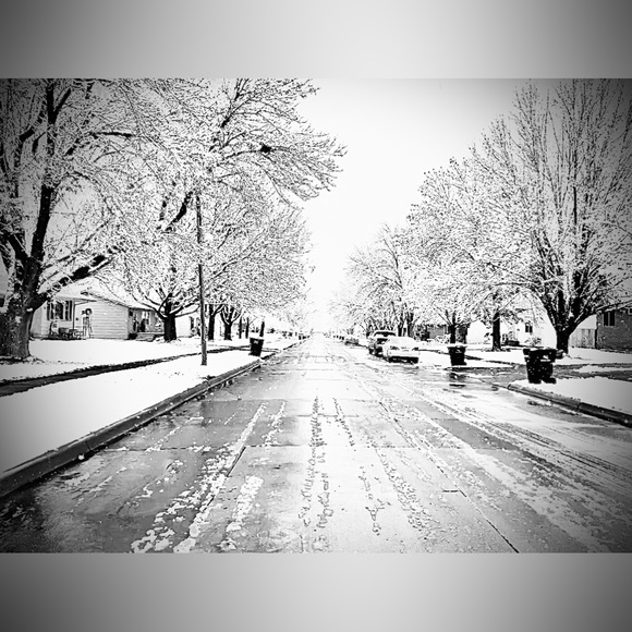 Meet your Posher, DayZEE-May - Picture 2 of 2